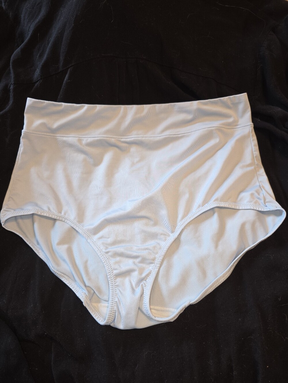 Warner's All You Need Size 7 Panties NWOT